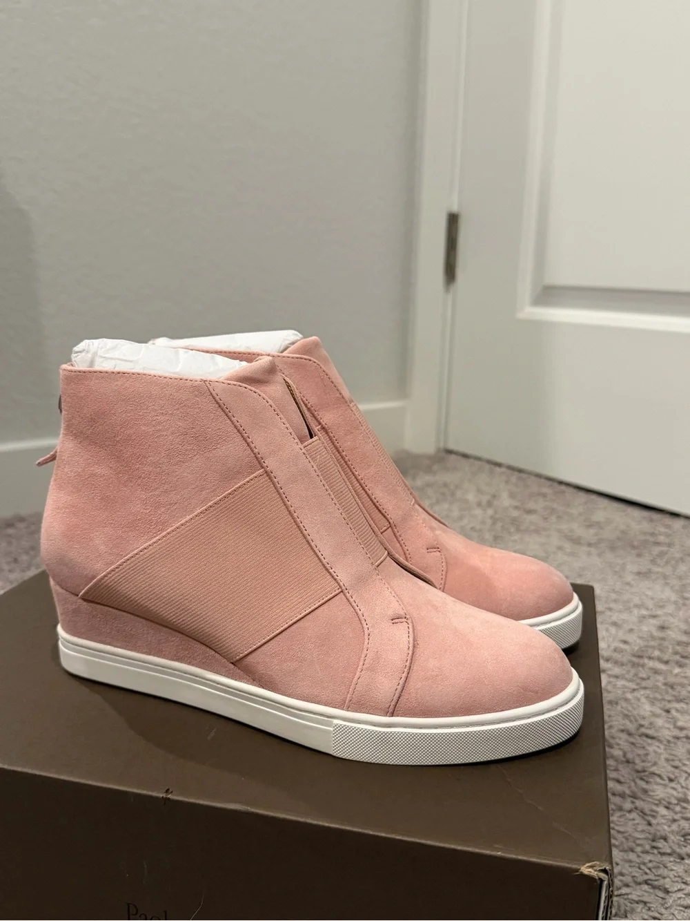 NEW Linea Paulo Suede Wedge Sneaker - Size 6